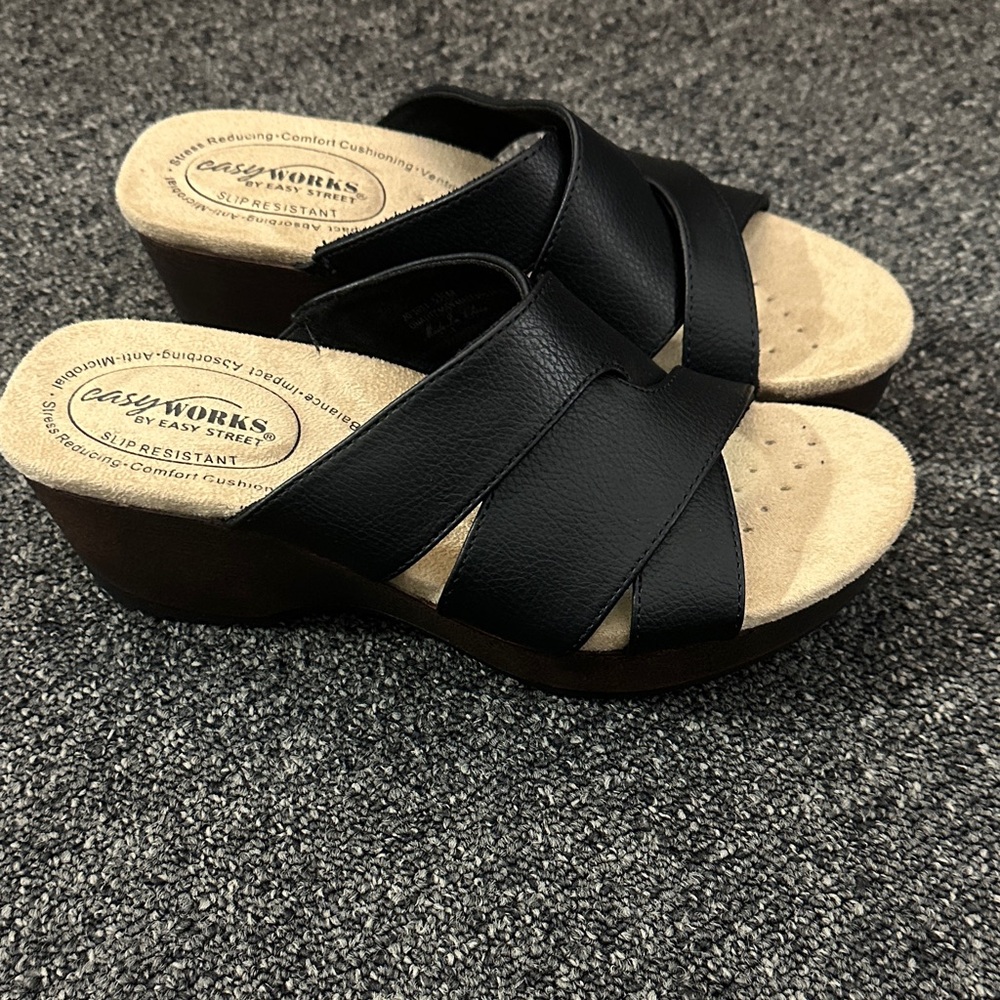 Easy Street Black and Tan Wedge Mules NWOT